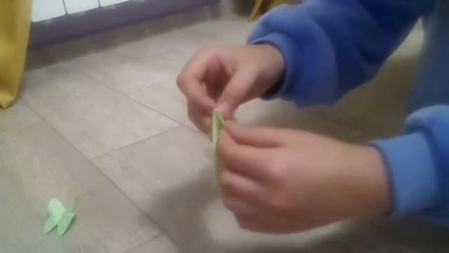 Как сделать очень КРАСИВЫХ и ПРОСТЫХ бабочек) Origami club♥ смотреть онлайн