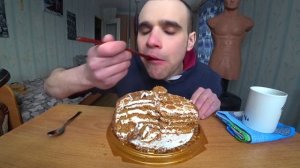 МУКБАНГ НАРЕЗКИ ЛУЧШЕЕ - ТОРТ МЕДОВИК / CAKE /  SWEET / EATING ASMR Mukbang АСМР 28. 12. 2023