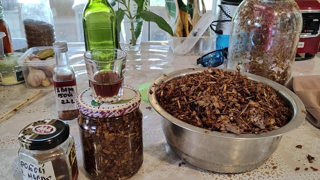 Красное Зверобойное Масло. Как приготовить.