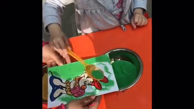 Развивашки. Рисунок песком. Развивашка. Как занять ребёнка. Творчество. Развитие. Минни маус. Детям смотреть онлайн