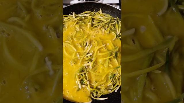 черемша😋чеченцы поймут 😁#жареная черемша#с яйцом и творогом смотреть онлайн