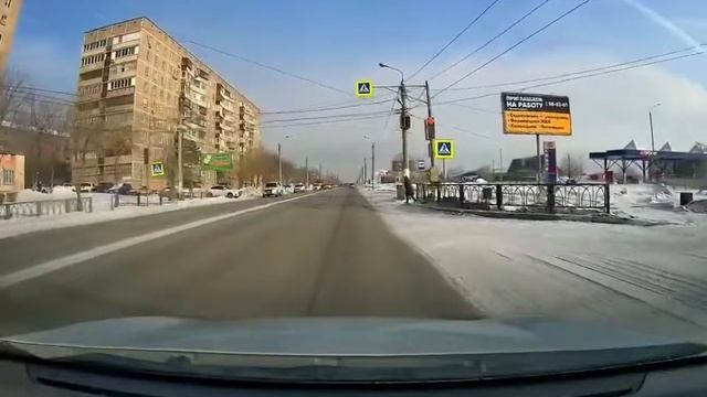 На красный чуть не сбил пешехода. Магнитогорск 15.03.2022 смотреть онлайн