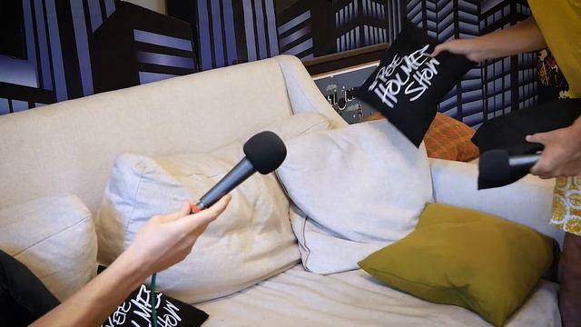 Ken Marino takes a seat... | You Made It Weird смотреть онлайн