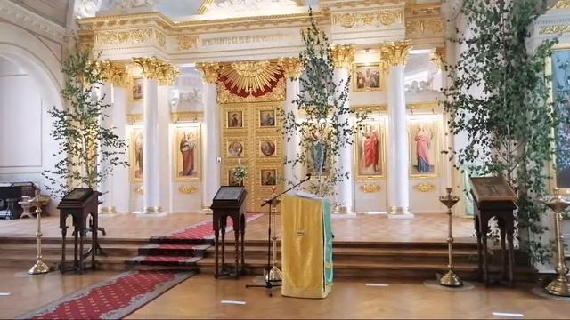 Троица. Божественная Литургия смотреть онлайн