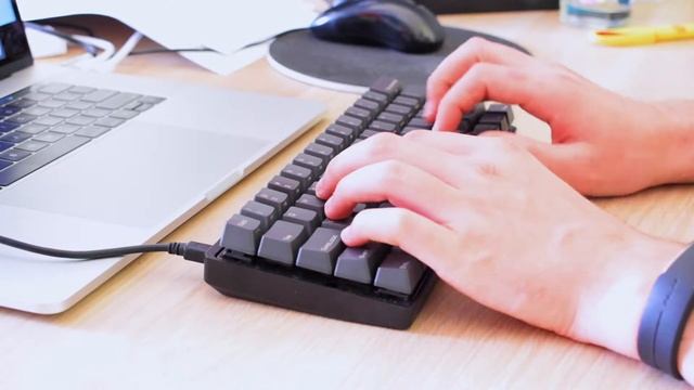 Geekboards.ru: Vortex Poker 3 Cherry MX Blue typing смотреть онлайн