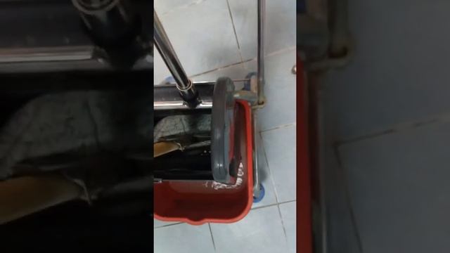 Мыть полы смотреть онлайн