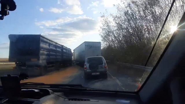 Зерновоз потерял кукурузу. Харьков-Запорожье