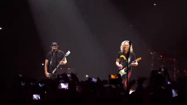 Metallica - Kirk Hammett & Robert Trujillo смотреть онлайн