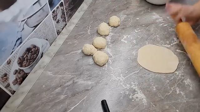 Самое Вкусное ДРОЖЖЕВОЕ ТЕСТО для Жареных Пирожков ?? Сочные и Нежнейшие БЕЛЯШИ с Фаршем❗ смотреть онлайн