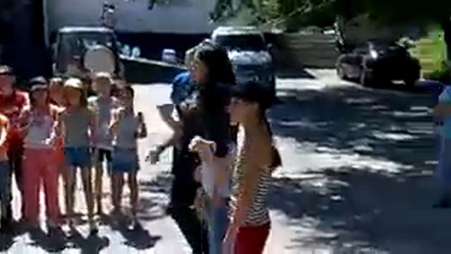 Кричалка девочки - мальчики.mp4 смотреть онлайн