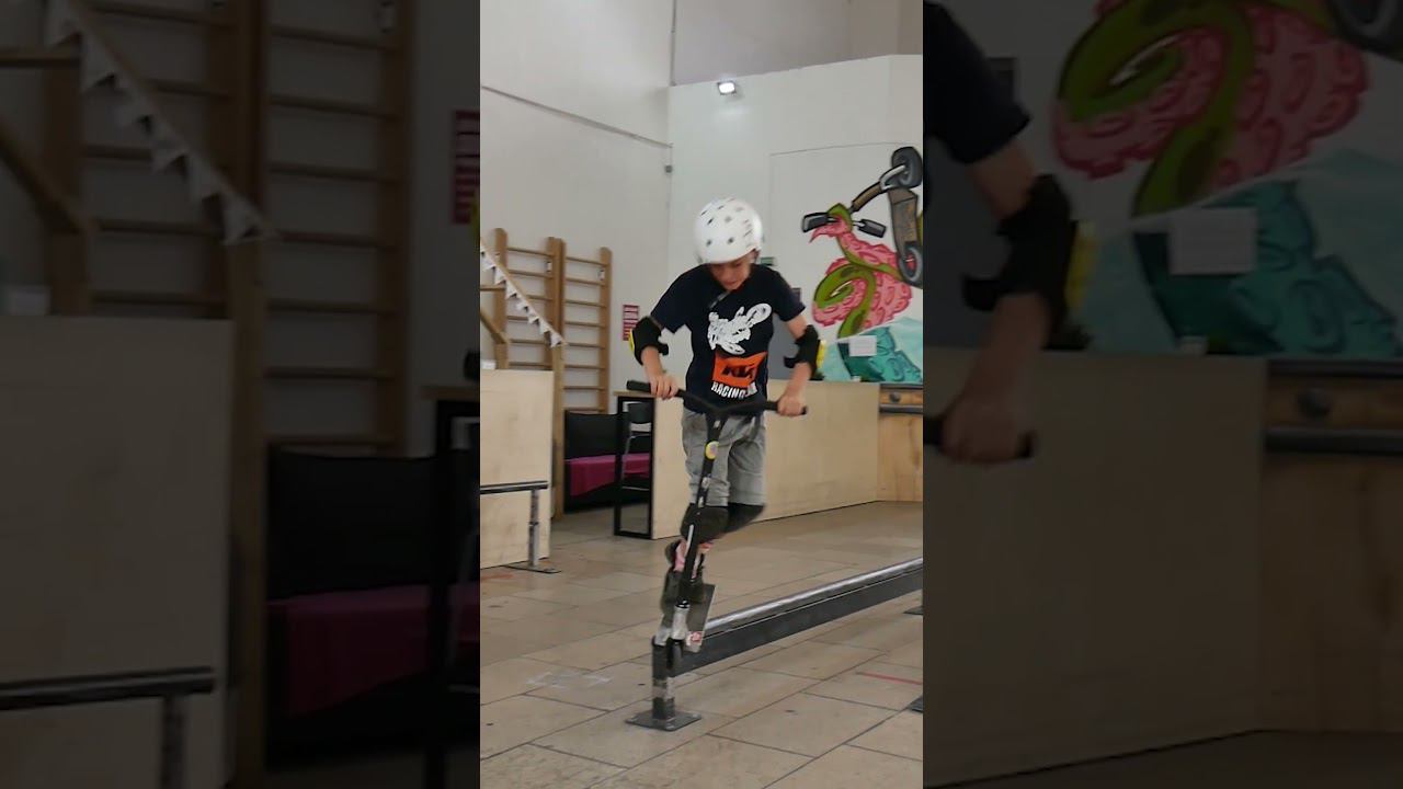 По периле в угарном Стиле. Учим трюки в скейт парке BunnyHop смотреть онлайн