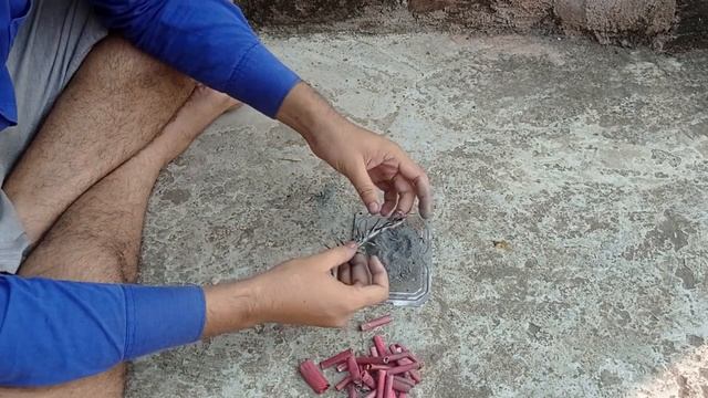 What is inside in a Mirchi Patakha | Hindi | cutting and opening | slant view смотреть онлайн