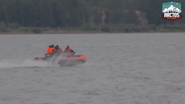 Надувной катамаран Bratan Arctos 430 GT - Обзор под мотором смотреть онлайн