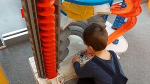 Хитрая многоуровневая парковка Хот вилс