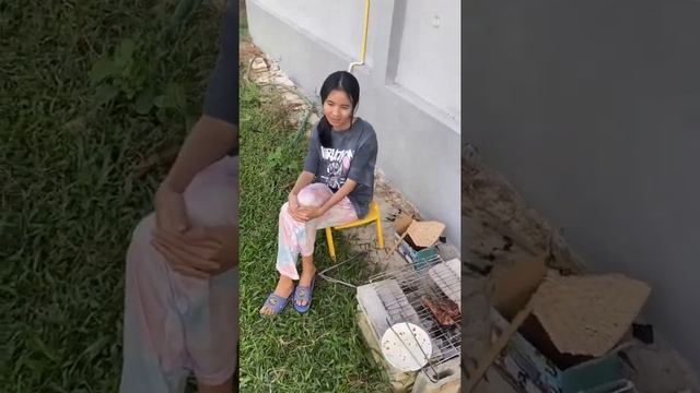 #182 ВангВьенг. Деревня, утки, готовим салаты из папайи и быстрорастворимой лапши??? смотреть онлайн