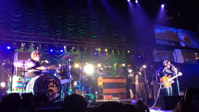 THE BLACK KEYS "SAME OLD THING" LIVE ORACLE ARENA 11/03/14 смотреть онлайн