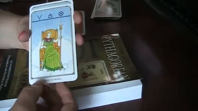 Pythagorean Tarot 1st Impressions #Unboxing - Flip Through by Grün Eule смотреть онлайн