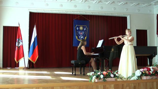 Svetlana Marenkova - Chaminade, Concertino for Flute смотреть онлайн