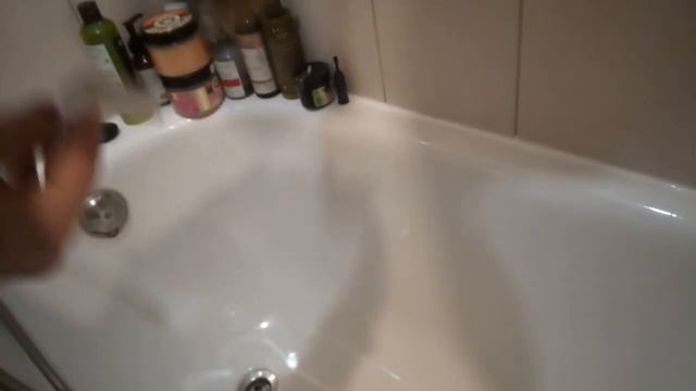 Убираем серную пробку из уха перекисью водорода (ч.2 из 2) смотреть онлайн