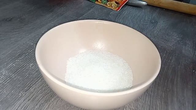 Рулет с маком и корицей для вас очень пригодится.Приготовь его скорей и зови гостей быстрей. смотреть онлайн