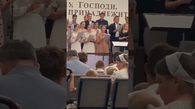 ВСЕВЫШНЕМУ БОГУ СЛАВА прекрасное пение молодёжного хора смотреть онлайн