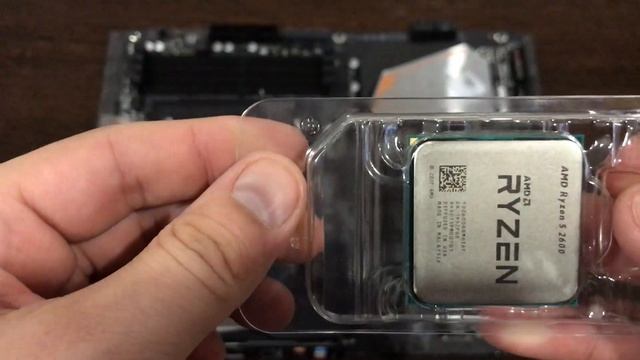 Как установить процессор в материнскую плату смотреть онлайн