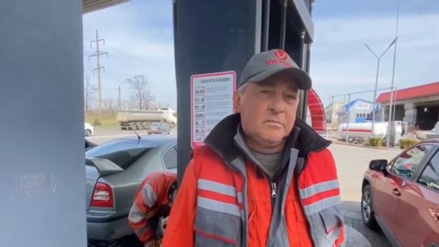 В Мелитополе (Запорожская обл.) на заправках начали продавать топливо за рубли #апрель2022 смотреть онлайн