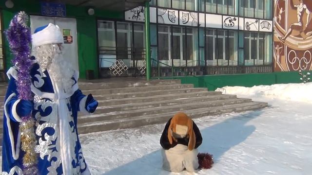 Видеопоздравление клуба Пий-Хемского района "С 45-летним юбилеем КДК Танды-Уула!" смотреть онлайн