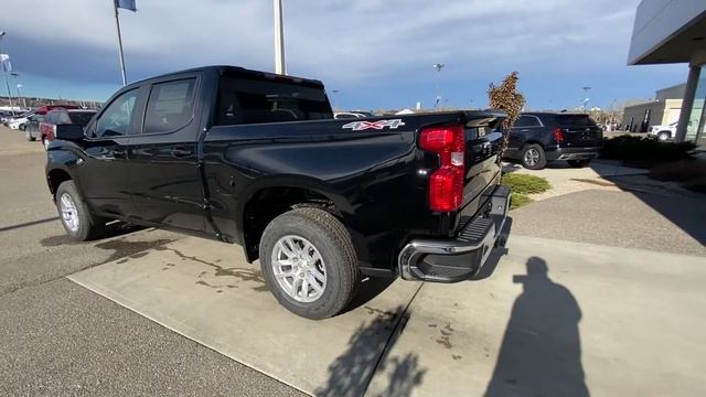Black 2021 Chevrolet Silverado 1500 LT Review - GSL GM City - Calgary смотреть онлайн