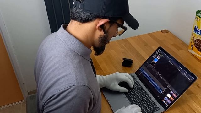 CHEAP Apple AirPods Alternative ?! | Urbanista Stockholm Plus Wireless Earbuds Review смотреть онлайн