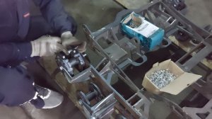 Проект – «ТЭ-1000». Ставим гидромоторы, гусеницы! Часть 5