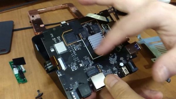 TV Box A95X MAX Вид изнутри, что внутри? Приставка в разобраном виде