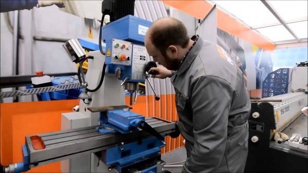 Универсальный вертикально-фрезерный станок MetalMaster DMM 5325С