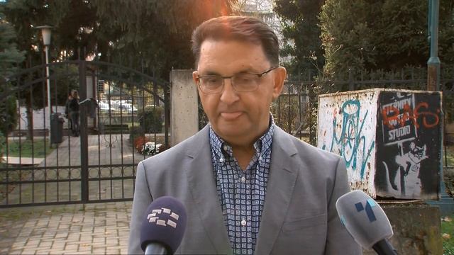 Арсовска ставила катанец на влезот за Славевски, мора да се пријави за да влезе во канцеларија смотреть онлайн