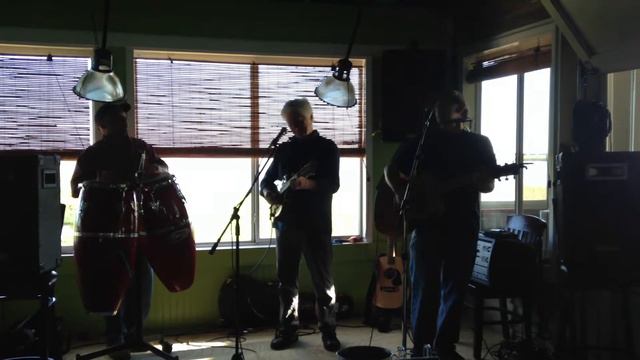 Jimmy Lee Hannaford covers "Love is All Around" at Tropics 5.5.13 смотреть онлайн