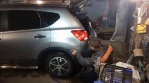 Зняття заднього бампера Nissan Qashqai.