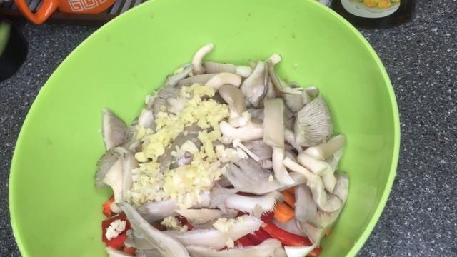 Говядино+гриби(소고기버섯전골) смотреть онлайн
