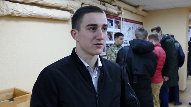 Министр внутренних дел Юрий Караев наградил молодых граждан, оказавших содействие милиции