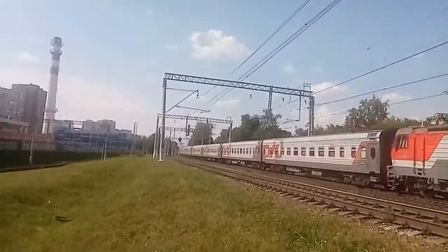 Электровоз ЭП20-080 с фирменным поездом Кубань №30 Москва - Новороссийск