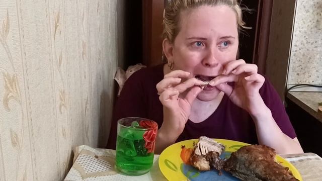 Мукбанг Слабонервным пробегать мимо/Себя не жалею, ради Вас?. #любашиныбудни #mukbang