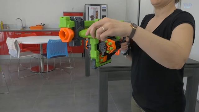 Nerf Zombie Strike Doominator - Démo du blaster en français HD FR смотреть онлайн