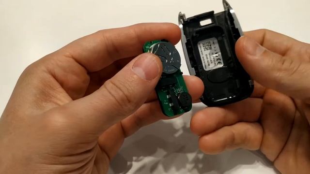 Меняем батарейку в ключе Kia Ceed смотреть онлайн