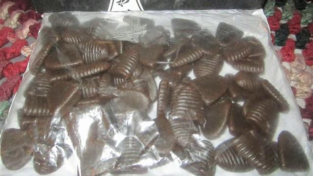 Beehive Honey Licorice by Cuckoo Luckoo Confections, 12 oz Bag in BlackTie Box смотреть онлайн