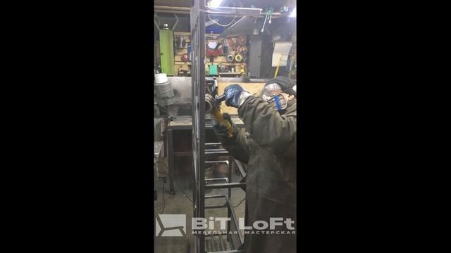 Прихожая .стиль лофт. смотреть онлайн