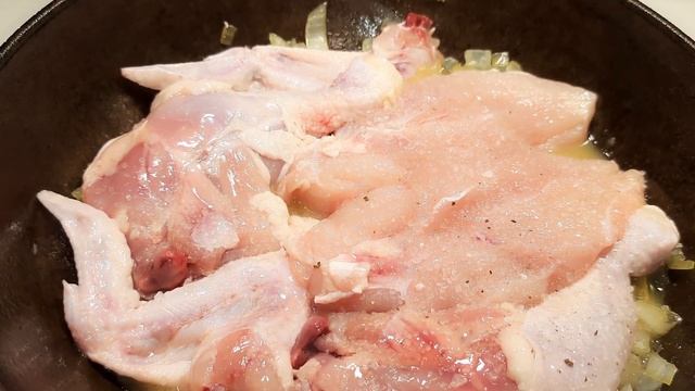 КУРОЧКА ПО-ЕВРЕЙСКИ С ЛУКОМ И СОДОЙ #КурицаСсодой #КурицаСлуком #КурицаПОеврейски #КарусельРецептов смотреть онлайн