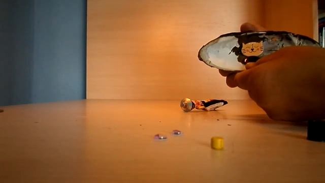 Подарок из половины речной ракушки смотреть онлайн