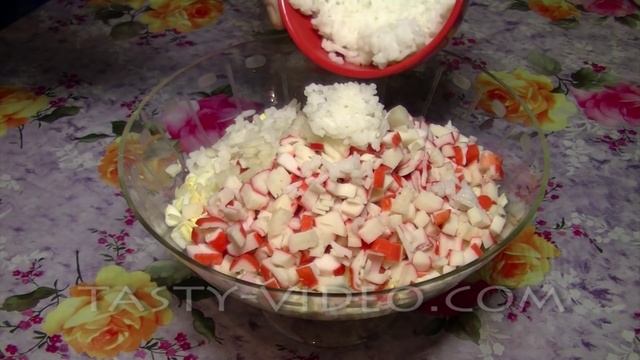 Крабовый салат (лучший рецепт салата с крабовыми палочками) смотреть онлайн