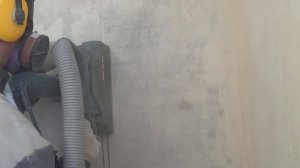 Штробление стен из высокропрочного бетона штроборезом bosh