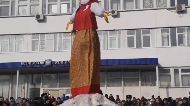 Сжигания чучела на масленицу г.Узловая смотреть онлайн