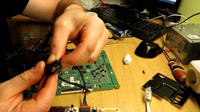 Телевизор Samsung UE40MU6400 прошивка и ремонт матрицы (обрыв уха COF) смотреть онлайн